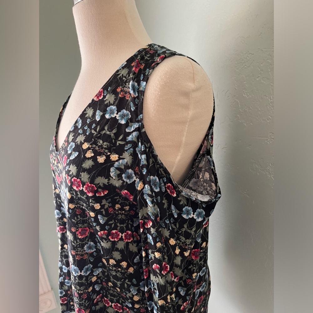 Lauren Conrad cold shoulder mid sleeve floral print shirt NWT small - Picture 3 of 5